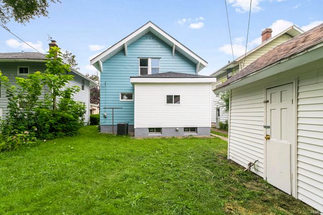 1046 Lawndale Avenue, South Bend, IN 46628