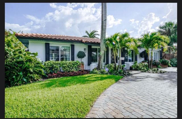 2630 NE 51st Court, Lighthouse Point, FL 33064