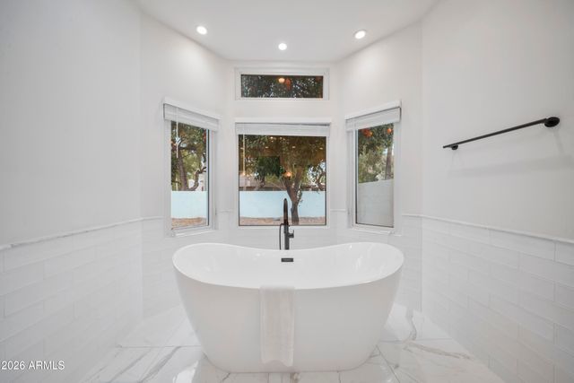 7475 E JACKRABBIT Road, Scottsdale, AZ 85250