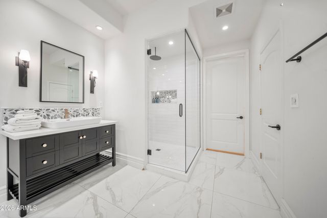 7475 E JACKRABBIT Road, Scottsdale, AZ 85250