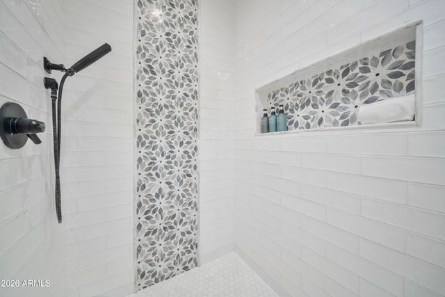 7475 E JACKRABBIT Road, Scottsdale, AZ 85250