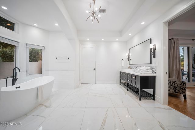 7475 E JACKRABBIT Road, Scottsdale, AZ 85250