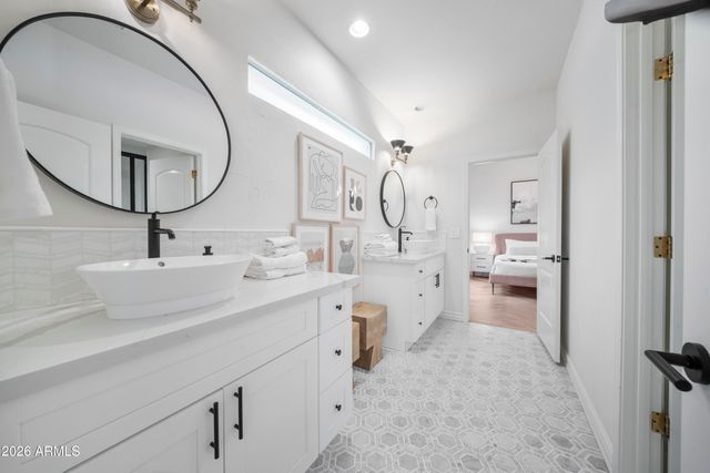 7475 E JACKRABBIT Road, Scottsdale, AZ 85250