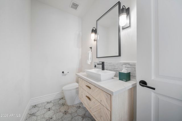 7475 E JACKRABBIT Road, Scottsdale, AZ 85250