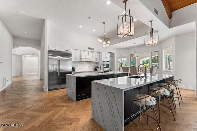 7475 E JACKRABBIT Road, Scottsdale, AZ 85250