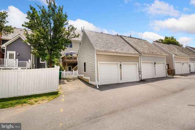 220 THAXTON ST, Gaithersburg, MD 20878