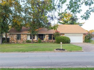 9609 Jenny Lind Road, Fort Smith, AR 72908