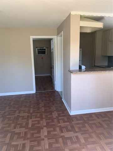 9211 N Green River Dr Drive 6, Houston, TX 77078