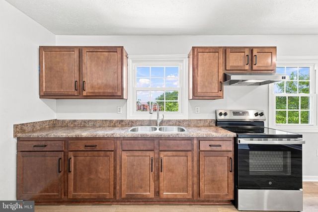 102 LINWOOD CT, Stephens City, VA 22655
