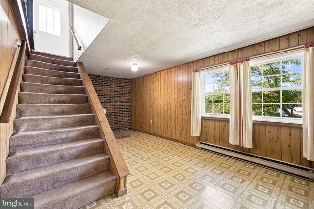 102 LINWOOD CT, Stephens City, VA 22655