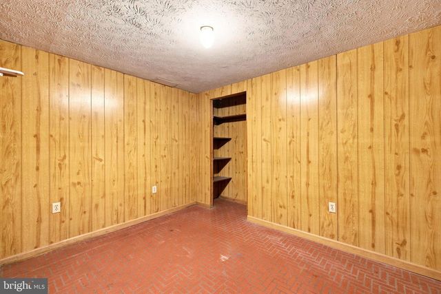 102 LINWOOD CT, Stephens City, VA 22655