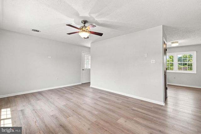 102 LINWOOD CT, Stephens City, VA 22655