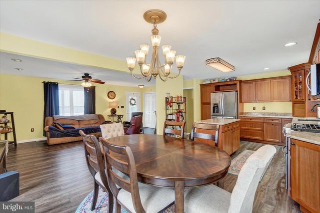 194 WILLIS RD, Etters, PA 17319