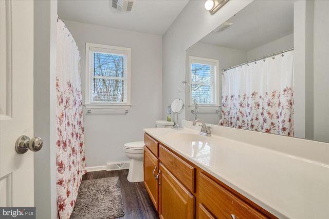 194 WILLIS RD, Etters, PA 17319