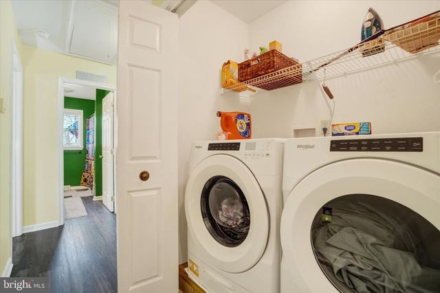 194 WILLIS RD, Etters, PA 17319