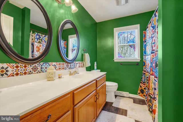 194 WILLIS RD, Etters, PA 17319