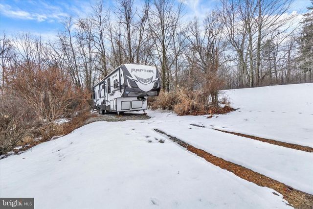 194 WILLIS RD, Etters, PA 17319