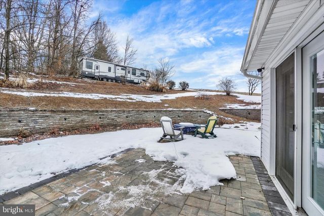 194 WILLIS RD, Etters, PA 17319