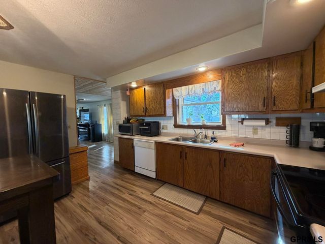 306 East Avenue, Western, NE 68464