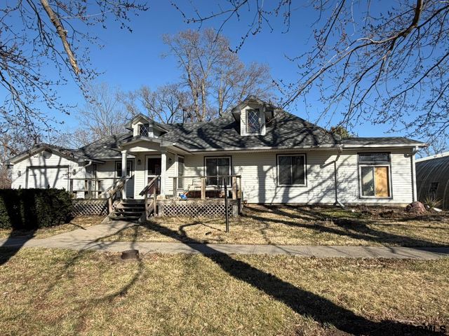 306 East Avenue, Western, NE 68464
