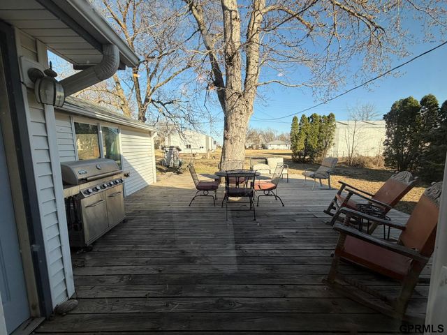 306 East Avenue, Western, NE 68464