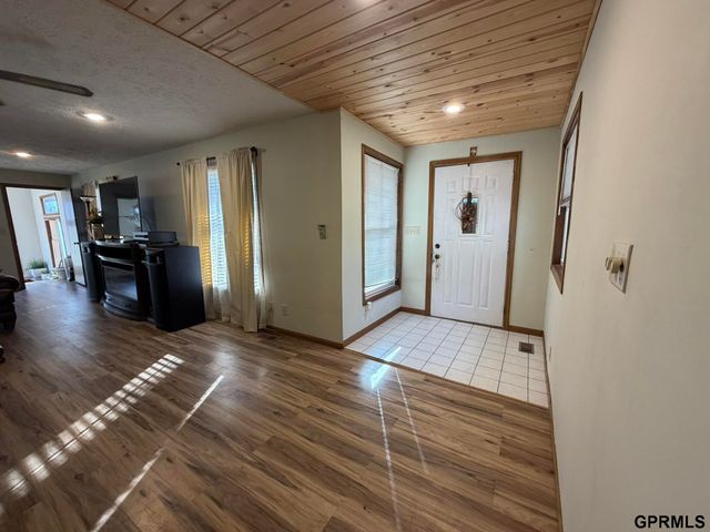 306 East Avenue, Western, NE 68464