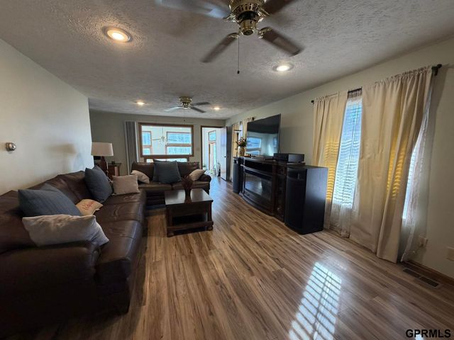 306 East Avenue, Western, NE 68464