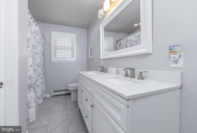 456 FREUND AVE, Gibbstown, NJ 08027