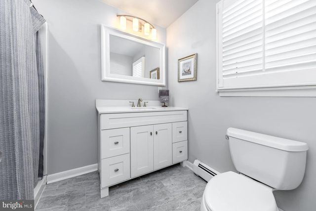 456 FREUND AVE, Gibbstown, NJ 08027