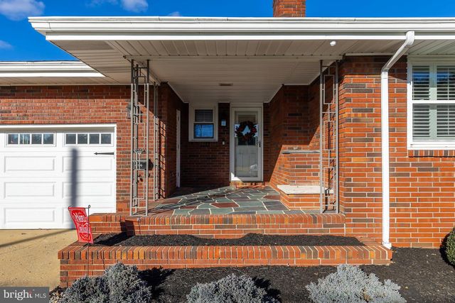 456 FREUND AVE, Gibbstown, NJ 08027