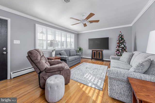 456 FREUND AVE, Gibbstown, NJ 08027