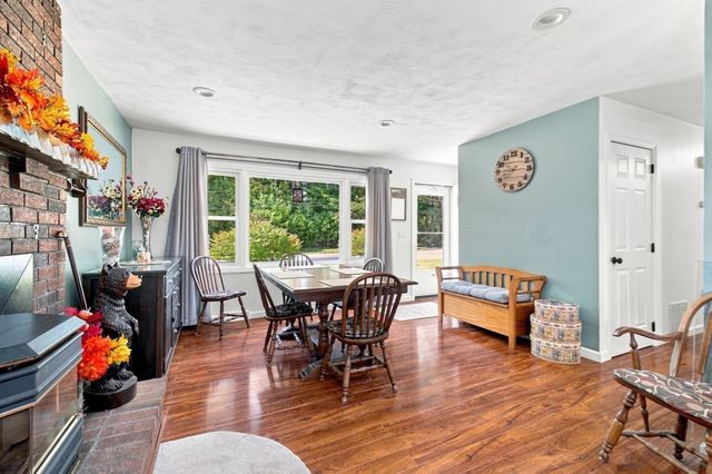 298 Neck Rd, Rochester, MA 02770