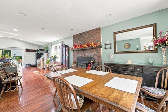 298 Neck Rd, Rochester, MA 02770