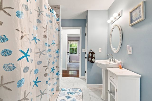 298 Neck Rd, Rochester, MA 02770