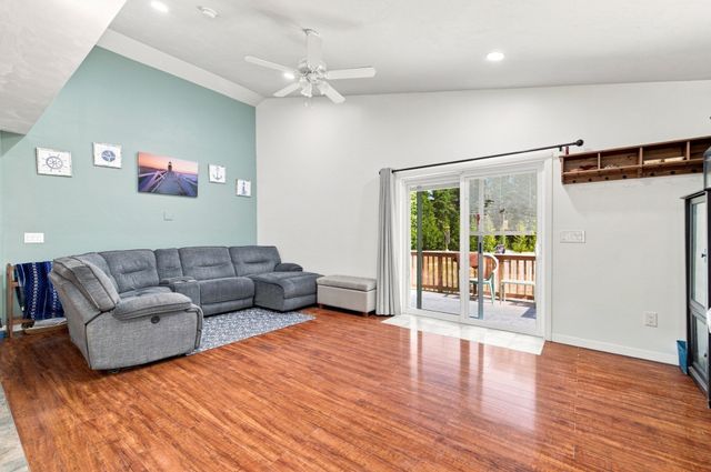 298 Neck Rd, Rochester, MA 02770