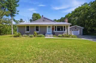 298 Neck Rd, Rochester, MA 02770