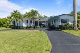 711 SW 27th Way, Boynton Beach, FL 33435