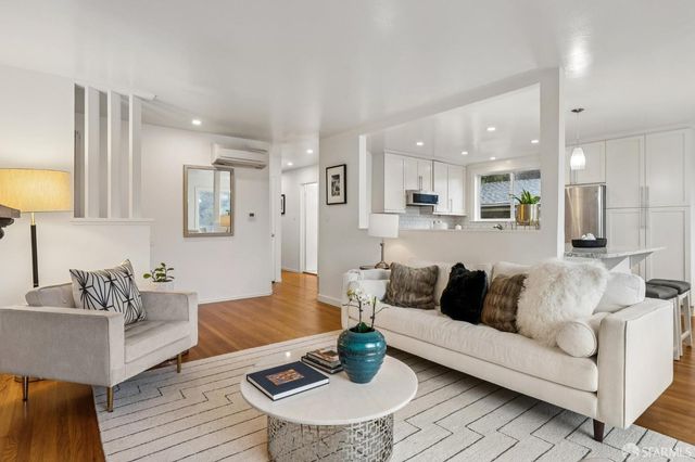 25 crestmont Drive, San Francisco, CA 94131