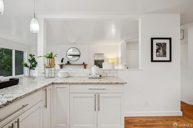 25 crestmont Drive, San Francisco, CA 94131