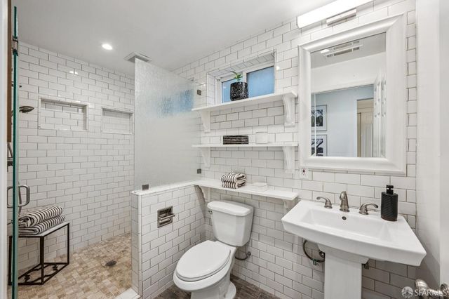 25 crestmont Drive, San Francisco, CA 94131