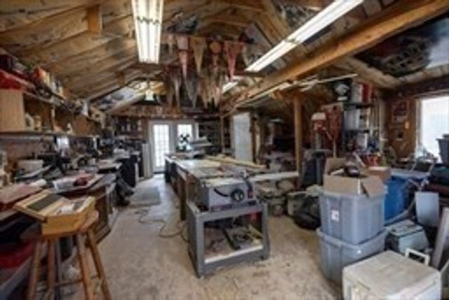 664 Stafford, Leicester, MA 01542