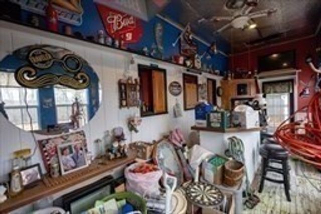 664 Stafford, Leicester, MA 01542