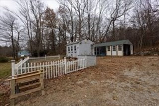 664 Stafford, Leicester, MA 01542