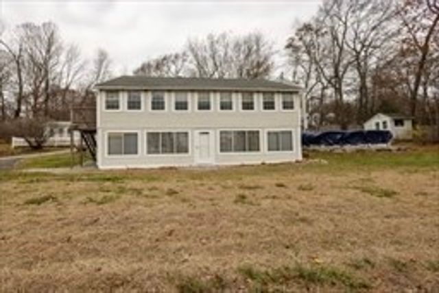 664 Stafford, Leicester, MA 01542