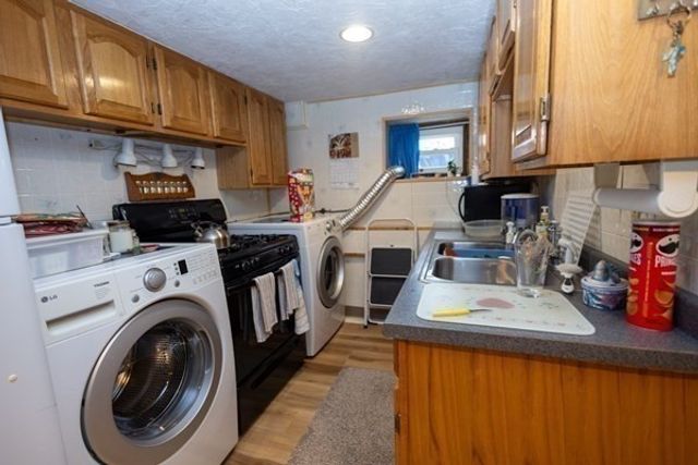 664 Stafford, Leicester, MA 01542