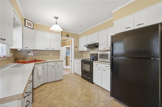 3436 Kings Grant RD, Virginia Beach, VA 23452
