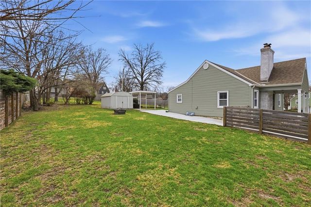 801 E 72nd Street, Kansas City, MO 64131