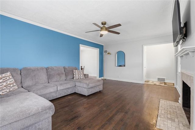 801 E 72nd Street, Kansas City, MO 64131