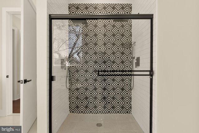 6604 GUDE AVE, Takoma Park, MD 20912