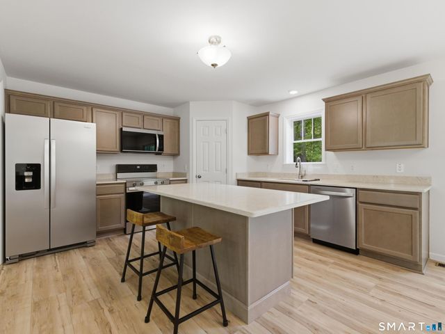 238 Simpson Lane, Montville, CT 06370